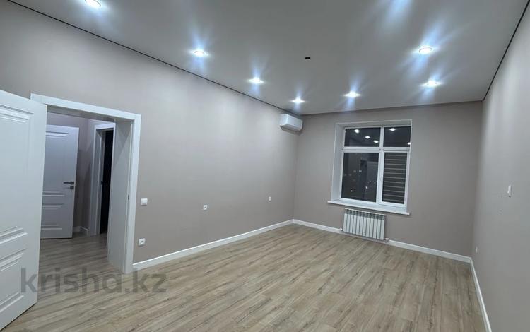 1-комнатная квартира · 54 м² · 4/8 этаж, мкр. Алтын орда 11т за 23.8 млн ₸ в Актобе — фото 2