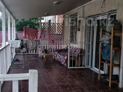 Отдельный дом · 3 комнаты · 100 м² · 8 сот., мкр Мадениет — Рядом с магазином Жаксылык за 80 млн ₸ в Алматы, Алатауский р-н