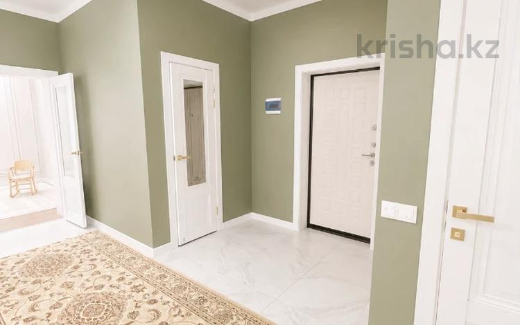 3-бөлмелі пәтер · 101.4 м² · 3/5 қабат, Алтын орда ш/а., бағасы: 45 млн ₸ в Актобе, мкр. Алтын орда — фото 2