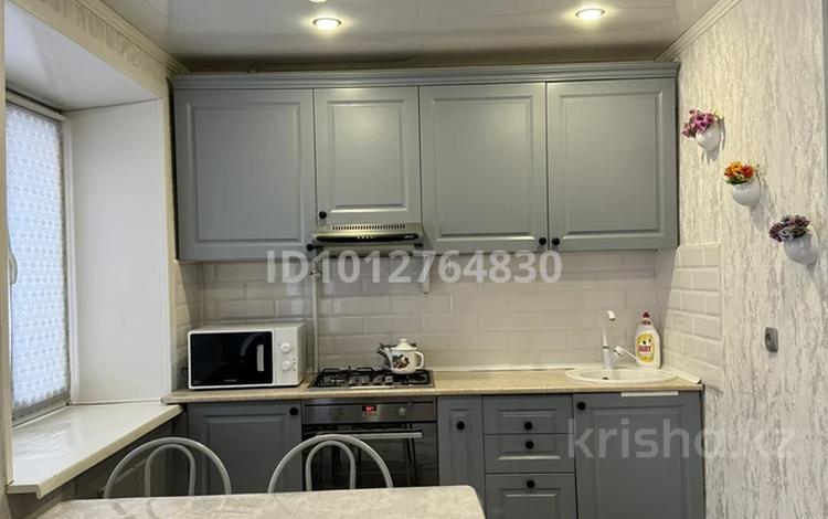 2-комнатная квартира · 43 м² · 1/5 этаж, Крылова 84 — ТД Эмилия за 220 000 ₸ в Усть-Каменогорске — фото 2