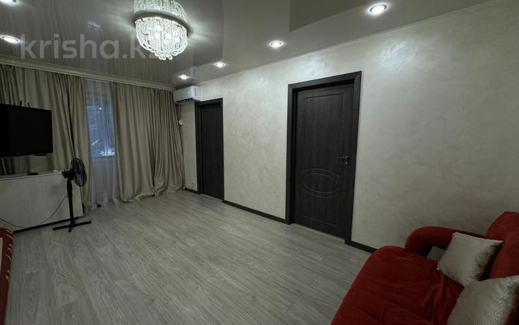 3-бөлмелі пәтер · 61.9 м² · 2/5 қабат, Жамбыла 75, бағасы: 25.5 млн ₸ в Уральске — фото 2