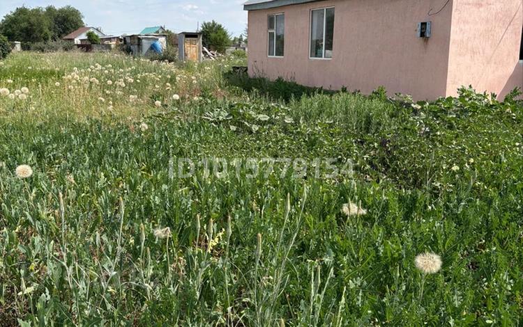 Жеке үй · 4 бөлме · 100 м² · 15 жүзд., Теплосет 39 39 — Гипер Ануар арты Шыгыс базар жакын газ свет 15 соток жер 4 болмели, бағасы: 100 000 ₸ в Актобе, мкр. Курмыш — фото 2