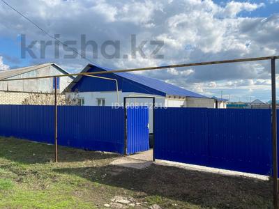 Жеке үй · 3 бөлме · 70 м² · 10 жүзд., Акселен 59 — Возле магазина Раяна, бағасы: 15 млн ₸ в Аксае