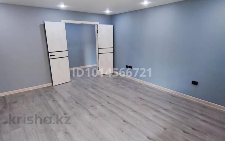 2-бөлмелі пәтер · 50 м² · 2/9 қабат, Шакарима 12, бағасы: 28 млн ₸ в Семее — фото 6