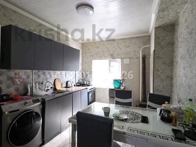 Жеке үй · 3 бөлме · 60 м² · 7 жүзд., Акылбекова 61 — Техническая, базарчик, бағасы: 15 млн ₸ в Таразе