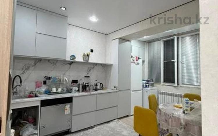 4-комнатная квартира · 95.5 м² · 4/9 этаж, Есенова 160/3/6 за 66 млн ₸ в Алматы, Жетысуский р-н — фото 2