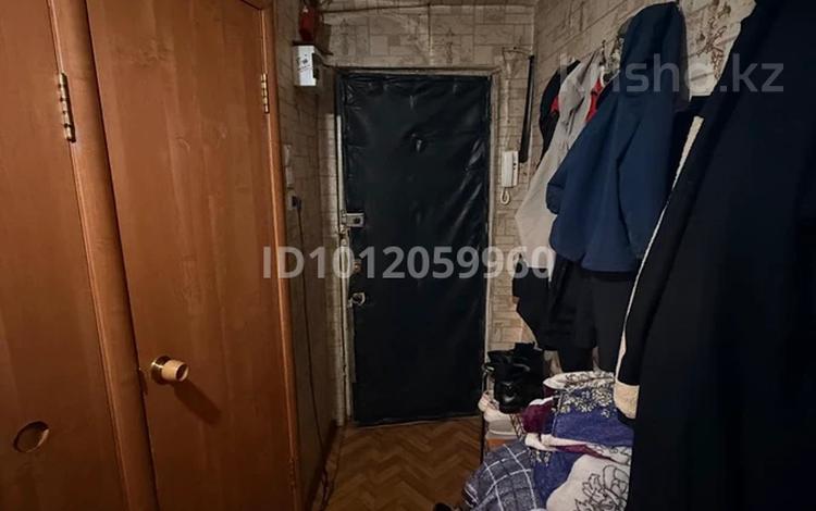 3-бөлмелі пәтер · 60.1 м² · 4/5 қабат, Мынырал 2 — Есенберлина, бағасы: 19 млн ₸ в Астане, Сарыарка р-н — фото 2