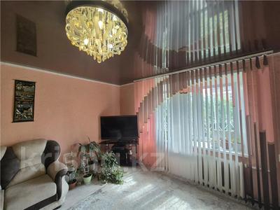 3-комнатная квартира · 68 м² · 1/9 этаж, 6 МКР за 10.8 млн 〒 в Темиртау