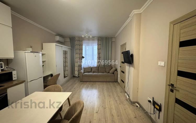 2-бөлмелі пәтер · 40 м² · 10/10 қабат, мкр Аксай-1А, Мкр Аксай-1 11/7, бағасы: 30 млн ₸ в Алматы, Ауэзовский р-н — фото 2