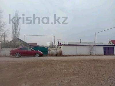 Отдельный дом · 4 комнаты · 100 м² · 11 сот., Жамбыл 32 — Центральный улица за 5 млн ₸ в Коктобе