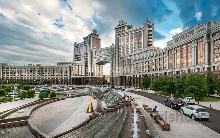 4-комнатная квартира · 145 м² · 7/8 этаж, Кабанбай батыра 19 за 149 млн ₸ в Астане, Есильский р-н — фото 2