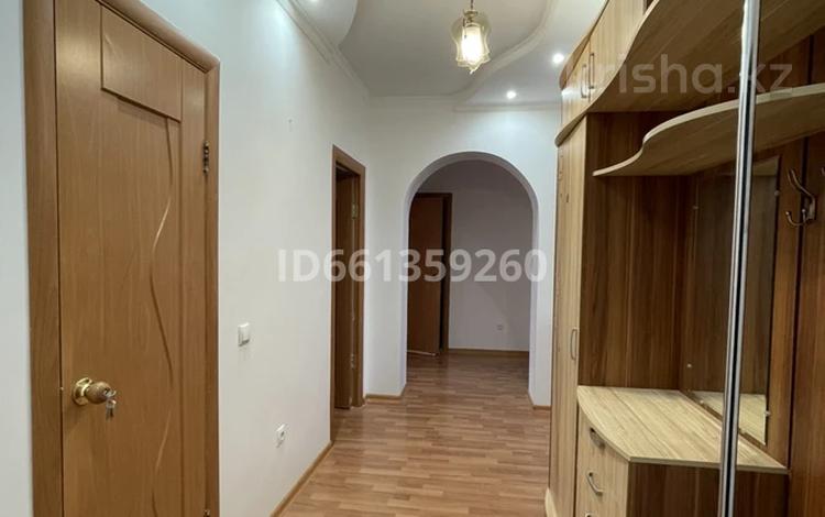 3-комнатная квартира, 86.9 м², 4/5 этаж, мкр Нурсая 36 за 27 млн 〒 в Атырау, мкр Нурсая — фото 12