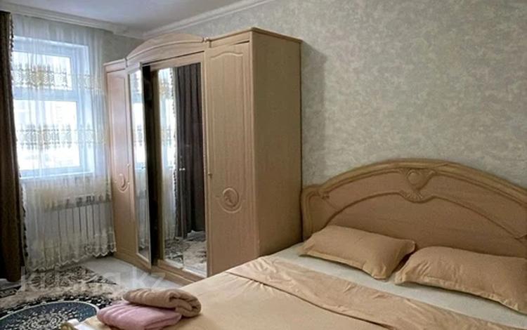 2-комнатная квартира · 70 м² · 1/5 этаж, 160-квартал за 15 000 ₸ в Туркестане — фото 2