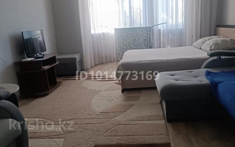 1-бөлмелі пәтер · 42 м² · 2/4 қабат, Кирова 91 — Кирова, бағасы: 7.8 млн ₸ в Риддере — фото 2