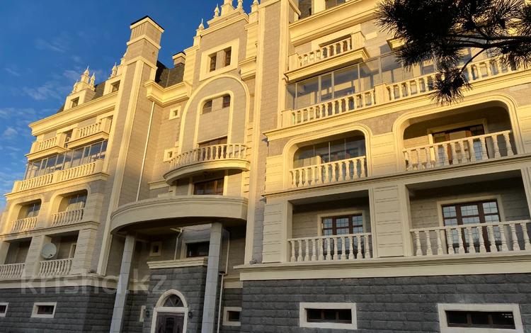 7-комнатная квартира · 437.2 м² · 5/6 этаж, Домалак ана 10 за 272.2 млн ₸ в Астане, Нура р-н — фото 2