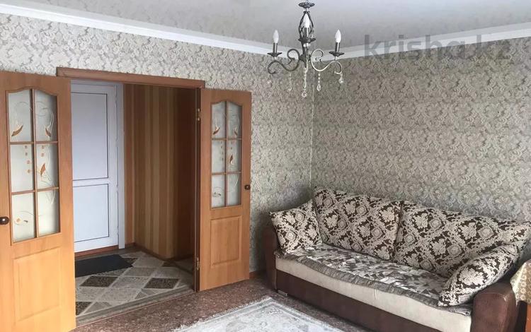 1-бөлмелі пәтер, 41 м², 4/9 қабат тәулігіне, Первомайская 1 — Ауэзова, бағасы: 7 000 〒 в Семее — фото 4