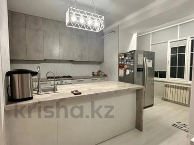 5-комнатная квартира · 160 м² · 5/6 этаж, Новый город, Тауелсиздик за 56 млн 〒 в Актобе