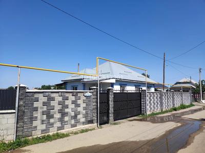 Отдельный дом · 4 комнаты · 120 м² · 5 сот., Қадыр Мырза Әлі 5/1 — Үйіміз тоғыз жолдың торабы . мектепке , бала бақшаға , жаңа баницаға жақын орналасқан. газ қосылған . көшесі салынған . за 38 млн 〒 в Талгаре