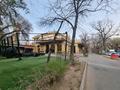 Свободное назначение, офисы, магазины и бутики, склады, общепит, салоны красоты, фитнес и спорт, медцентры и аптеки, образование, развлечения, конференц-залы, кабинеты и рабочие места, студии · 200 м² за 3.5 млн ₸ в Алматы, Медеуский р-н — фото 4