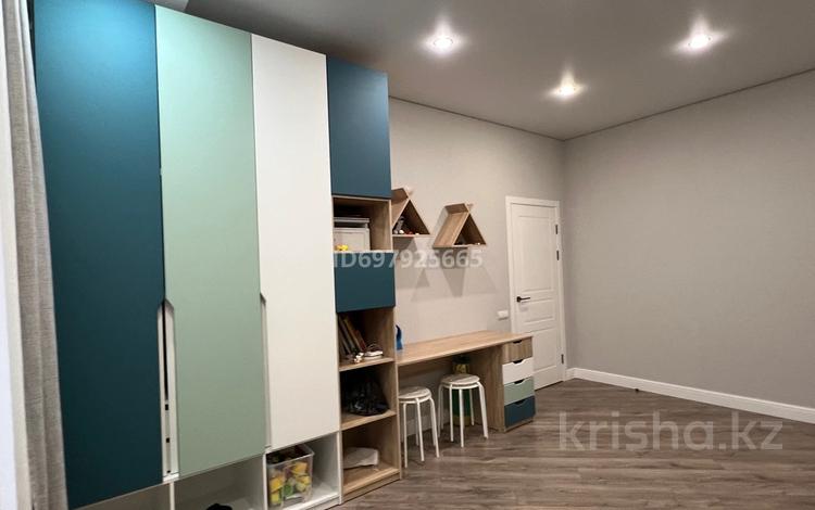 3-бөлмелі пәтер · 82 м² · 7/9 қабат, Камзина 41/3, бағасы: 47 млн ₸ в Павлодаре — фото 2