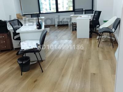 Офисы · 30 м² за 450 000 ₸ в Астане, Есильский р-н