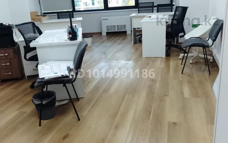 Офисы · 30 м² за 450 000 ₸ в Астане, Есильский р-н — фото 2