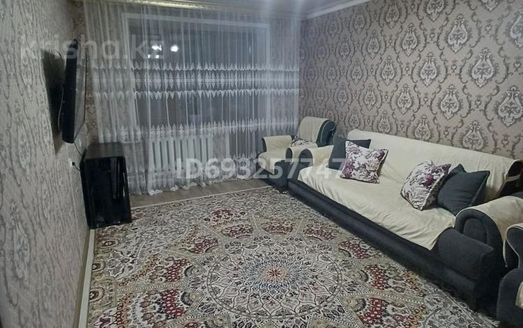 4-комнатная квартира, 73 м², 4/5 этаж, Абылай хана 293 за 24 млн 〒 в Талдыкоргане — фото 2