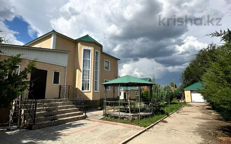 Отдельный дом · 6 комнат · 380 м² · 10 сот., Газизы Жубановой 11 за 70 млн 〒 в Актобе — фото 2