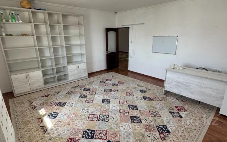 Отдельный дом · 5 комнат · 346.9 м² · 10 сот., Бекарыс 4 за 65 млн ₸ в Атырау — фото 27