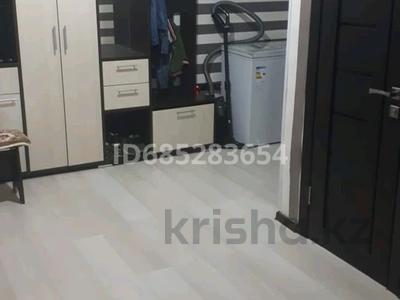 2-бөлмелі пәтер · 54 м² · 4/4 қабат, Камзина 10 А, бағасы: 8 млн ₸ в Аксу