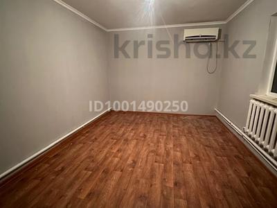 Отдельный дом · 2 комнаты · 150 м², мкр Кокарна, 9көше,Пазыл Хансұлтанов 38 — Ақсұңқар балабақшасына напротив за 60 000 〒 в Атырау