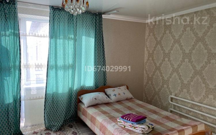 1-комнатная квартира, 50 м², 5/5 этаж посуточно, Самал 11а за 6 000 〒 в Талдыкоргане — фото 9