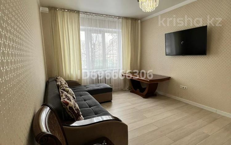 3-комнатная квартира · 65 м² · 2/9 этаж, мкр Аксай-1 18 — Толе би момыш Улы за 300 000 ₸ в Алматы, Ауэзовский р-н — фото 2