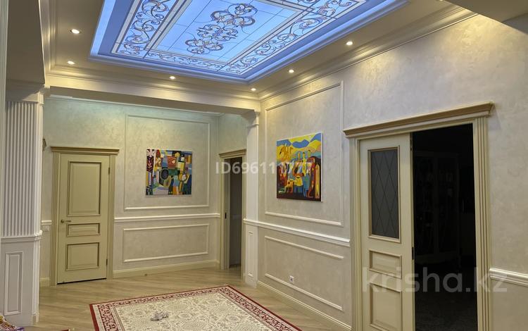 5-бөлмелі пәтер · 175 м² · 13/14 қабат, 17-й мкр, ​17-й микрорайон 6, бағасы: 90 млн ₸ в Актау — фото 2