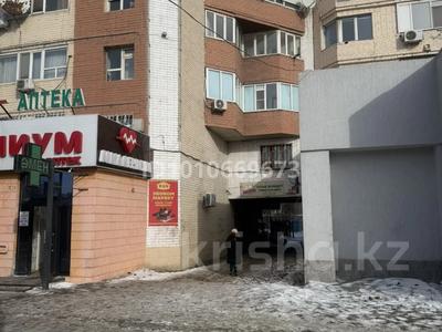 1 комната · 16 м² · 1/10 этаж, мкр 5, Абулхаир хана 63 — Напротив центрального стадиона за 130 000 〒 в Актобе