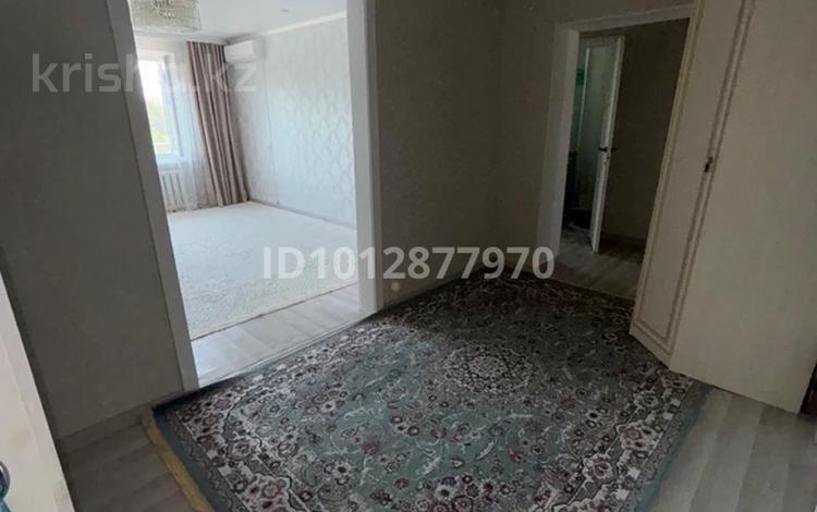 4-комнатная квартира · 80 м² · 5/5 этаж, мкр. Зачаганск пгт 25 Чапаевской-дивизии дом 2 за 22 млн ₸ в Уральске — фото 2