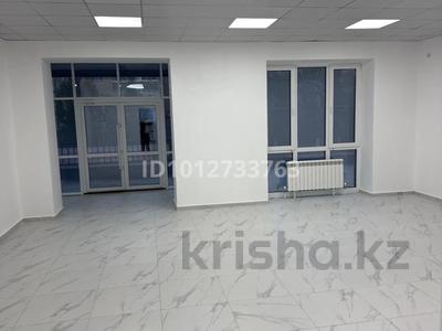 Офисы, магазины и бутики, медцентры и аптеки, образование, развлечения, конференц-залы · 130 м² за 450 000 ₸ в Актобе, мкр. Алтын орда