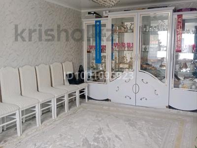 Отдельный дом · 5 комнат · 100 м² · 5 сот., мкр Мясокомбинат, Затон Чапаева 56 — Школы 33 за 25 млн 〒 в Уральске