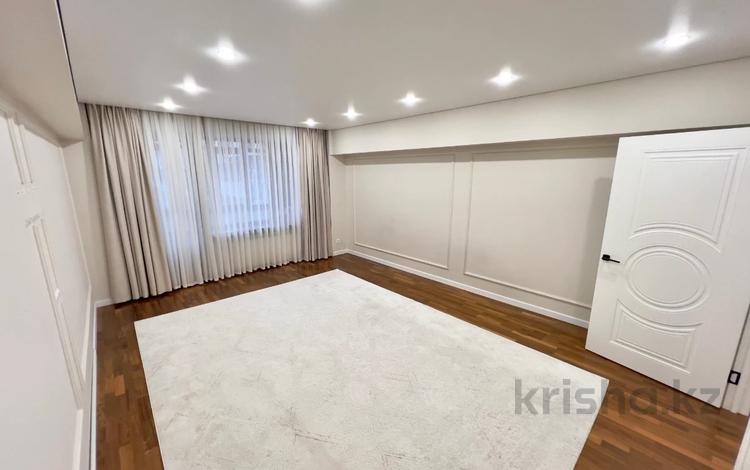 3-комнатная квартира · 100 м² · 2/8 этаж, Кабанбай батыра — Сейфуллина за 89 млн 〒 в Алматы, Алмалинский р-н — фото 2