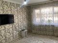 3-бөлмелі пәтер · 57 м² · 1/5 қабат, Гагарина 34 21 — ,Срочно продается 3х комнатная квартира. Первый этаж. Рядом Абайский ровд, 29 школа, крытый рынок. Тихий район. Дружелюбные соседи. Есть домофон, камера. стиральную машину, телевизор оставим., бағасы: 19 млн ₸ в Шымкенте, Туран р-н