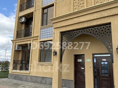 3-комнатная квартира, 96.8 м², Батырбекова 4/1 за 85 млн 〒 в Туркестане