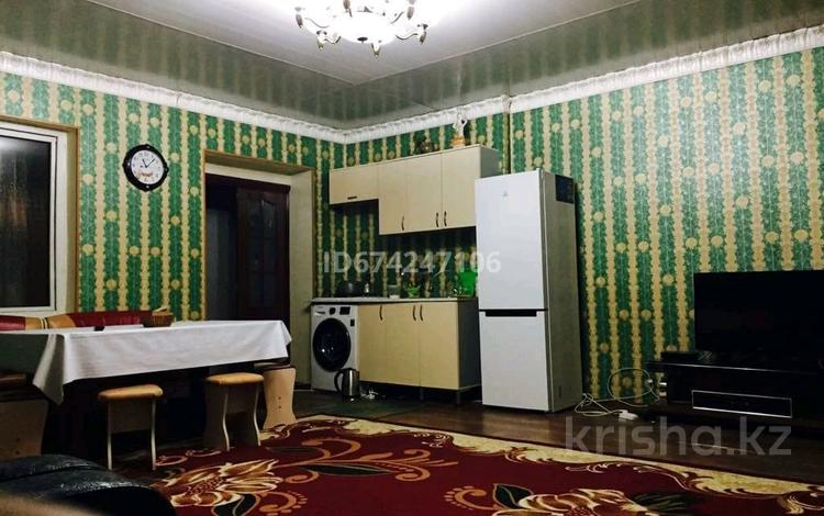 4-комнатная квартира, 93 м², 1/4 этаж, 1 мкр 28 за 25 млн 〒 в Туркестане — фото 2