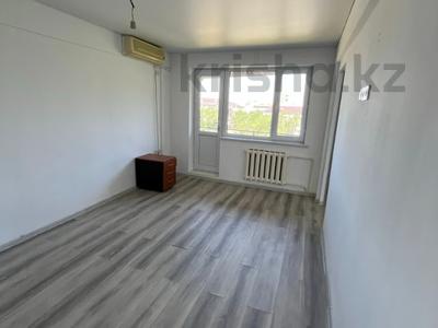 3-комнатная квартира · 48 м² · 5/5 этаж, Абая 15а за 13.5 млн ₸ в Атырау