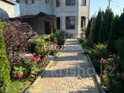 Отдельный дом · 8 комнат · 290 м², Халиуллина 204а за 1.8 млн 〒 в Алматы, Медеуский р-н