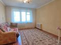 2-комнатная квартира, 45 м², 2/5 этаж помесячно, Аманжолова за 100 000 〒 в Уральске