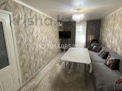 3-комнатная квартира · 62.7 м² · 5/5 этаж, мкр Салтанат 26 — Рядом 3/4 базар,Фиркан супермаркет,корзинка,остоновка,аптеки,школа 30,садики ,поликлиника 2 за 20 млн ₸ в Таразе