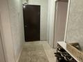 3-комнатная квартира · 62.7 м² · 5/5 этаж, мкр Салтанат 26 — Рядом 3/4 базар,Фиркан супермаркет,корзинка,остоновка,аптеки,школа 30,садики ,поликлиника 2 за 20 млн ₸ в Таразе — фото 4