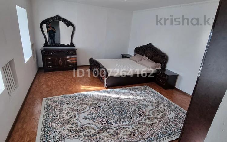 Отдельный дом · 4 комнаты · 250 м² · 10 сот., мкр Мясокомбинат, Пр 5 1 — Махамбет Сатыбалдиев улица за 20 млн 〒 в Атырау — фото 2