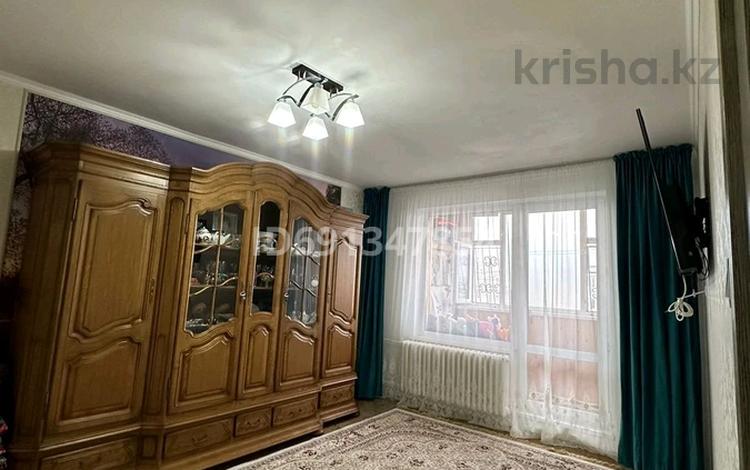 1-комнатная квартира, 35 м², 9/9 этаж, 4 микрорайон 34 за 12 млн 〒 в Аксае — фото 2