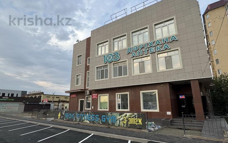 Свободное назначение, офисы, магазины и бутики, салоны красоты, медцентры и аптеки, образование, развлечения, кабинеты и рабочие места, студии · 200 м² за 800 000 ₸ в Атырау, мкр. Алмагуль — фото 18